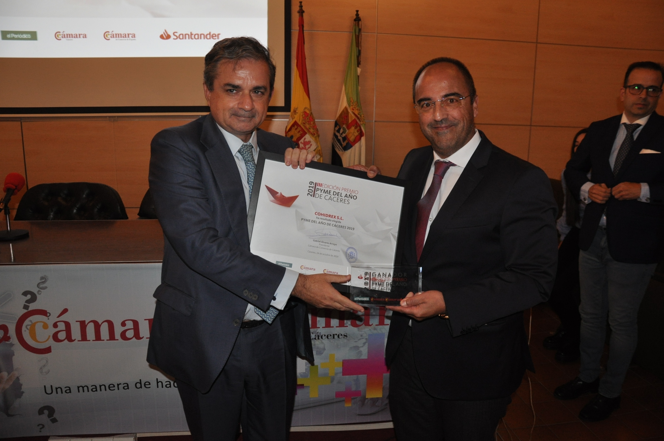 2-Alfonso Domínguez CEO de Cohidrex y Gabriel Álvarez Presidente de la Cámara de Comercio de Cáceres.JPG